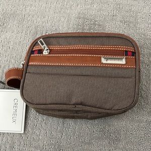 Deluxe toiletries bag